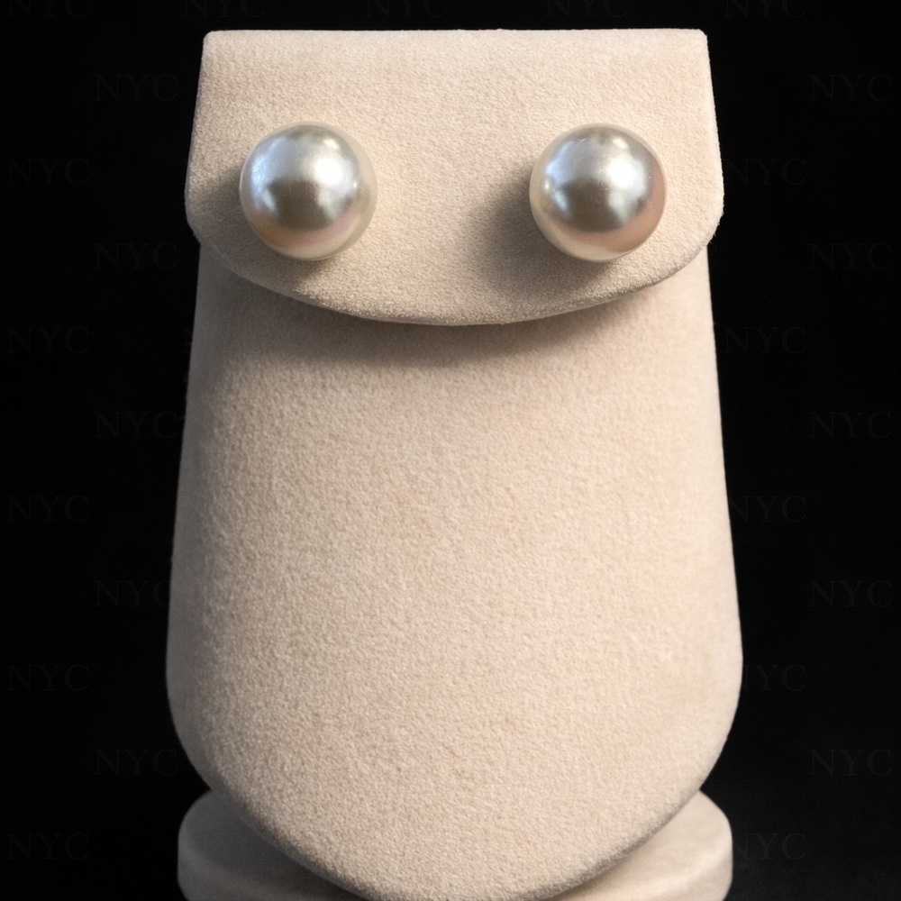 Elegant Silver Pearl Stud Earrings - Picture 4 of 4